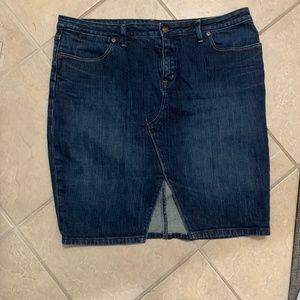 BANANA REPUBLIC denim skirt || size 14